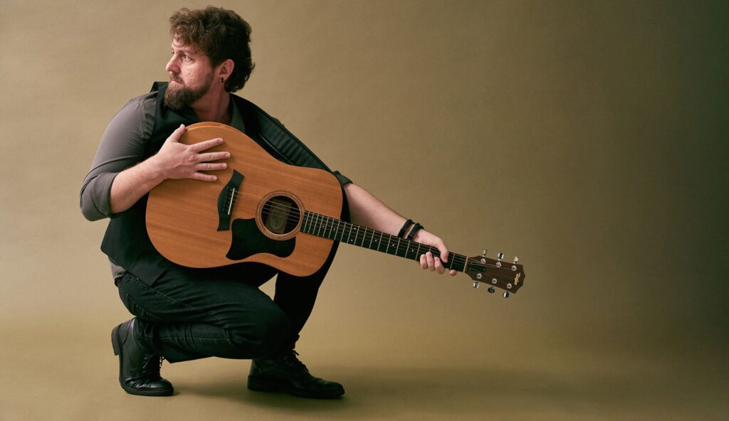 Lançamento na nova música de Romulo Carvalho, Triste Canção.